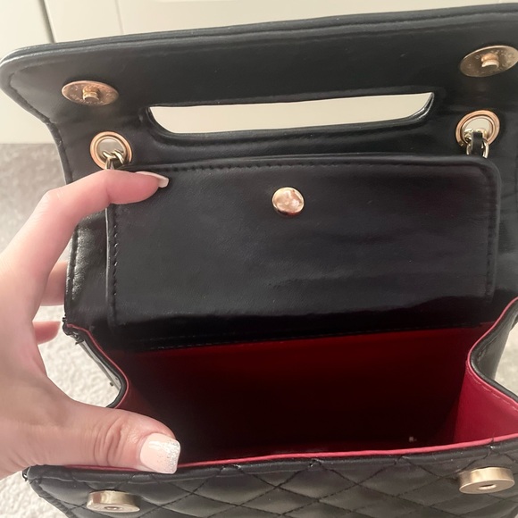 Quilted Black Leather Bag with Gold Chain Strap - Picture 6 of 15